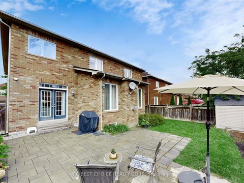 Photo 32 at 192 Tonner Crescent, Bayview Northeast, Aurora