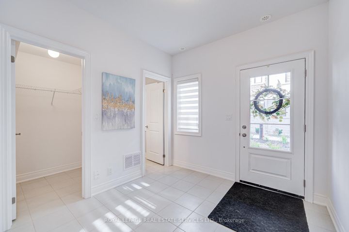 Photo 3 at 23 - 270 Melody Common, RO River Oaks, Oakville