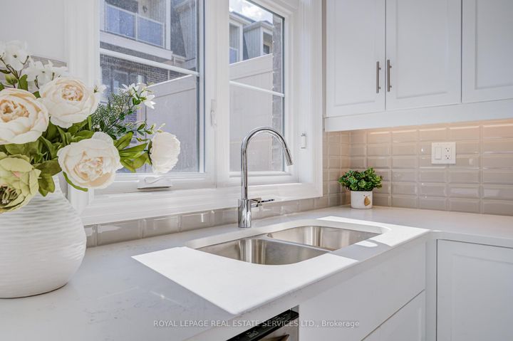 Photo 12 at 23 - 270 Melody Common, RO River Oaks, Oakville
