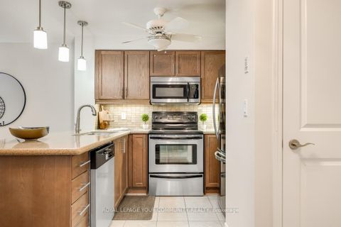 Photo 1 at 204 - 18 Harding Boulevard, Harding, Richmond Hill