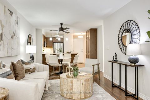 Photo 9 at 204 - 18 Harding Boulevard, Harding, Richmond Hill