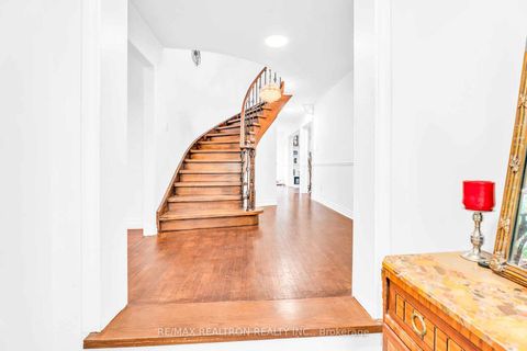 Photo 2 at 111 Devins Drive, Aurora Heights, Aurora
