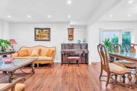 Photo 3 at 111 Devins Drive, Aurora Heights, Aurora