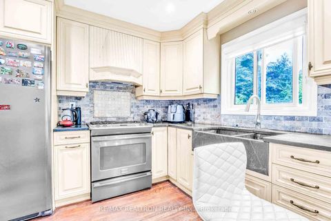 Photo 6 at 111 Devins Drive, Aurora Heights, Aurora