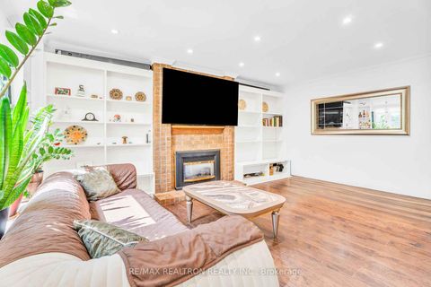 Photo 9 at 111 Devins Drive, Aurora Heights, Aurora