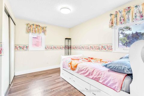Photo 17 at 111 Devins Drive, Aurora Heights, Aurora