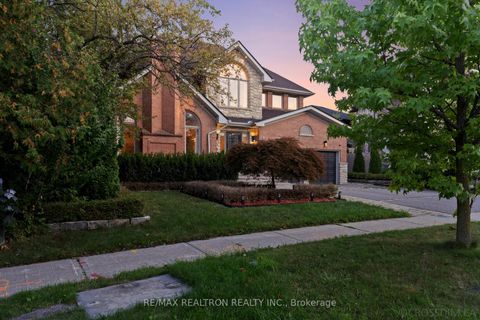 Photo 1 at 9 Montressor Drive, Windfields, Toronto