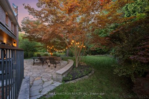 Photo 2 at 9 Montressor Drive, Windfields, Toronto