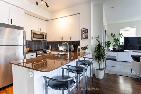 Photo 1 at 813 - 260 Sackville Street, Regent Park, Toronto