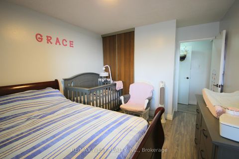 Photo 7 at 801 - 3380 Eglinton Avenue E, Scarborough Village, Toronto