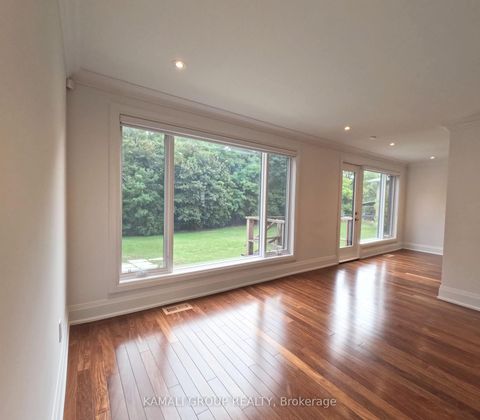Photo 10 at 77 Hove Street, Bathurst Manor, Toronto