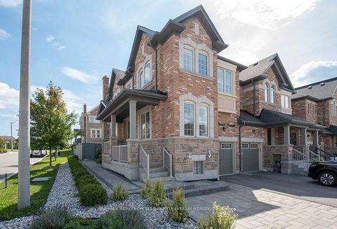 Photo 1 at 43 Drizzel Crescent, Oak Ridges, Richmond Hill