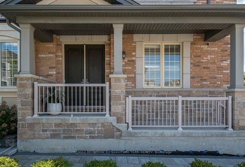 Photo 3 at 43 Drizzel Crescent, Oak Ridges, Richmond Hill