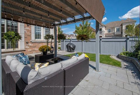 Photo 7 at 43 Drizzel Crescent, Oak Ridges, Richmond Hill