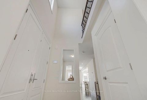 Photo 11 at 43 Drizzel Crescent, Oak Ridges, Richmond Hill