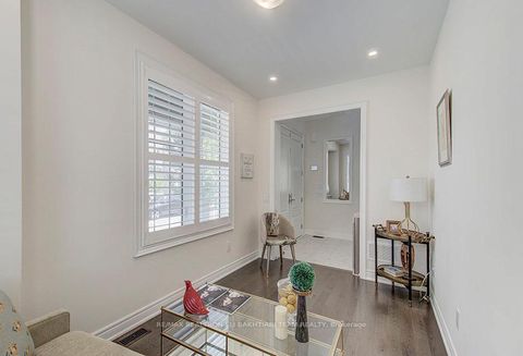 Photo 13 at 43 Drizzel Crescent, Oak Ridges, Richmond Hill