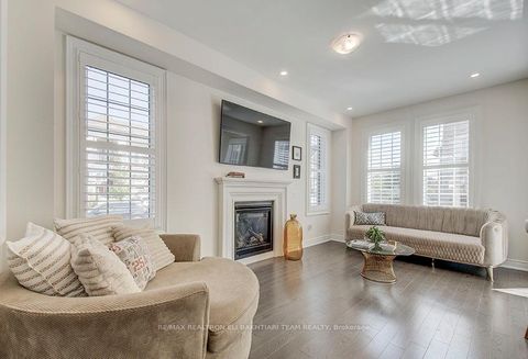 Photo 14 at 43 Drizzel Crescent, Oak Ridges, Richmond Hill