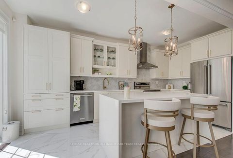 Photo 21 at 43 Drizzel Crescent, Oak Ridges, Richmond Hill
