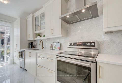 Photo 25 at 43 Drizzel Crescent, Oak Ridges, Richmond Hill