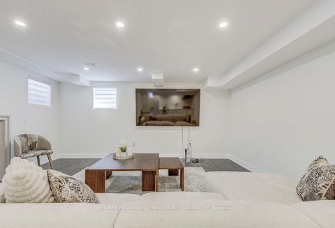 Photo 38 at 43 Drizzel Crescent, Oak Ridges, Richmond Hill