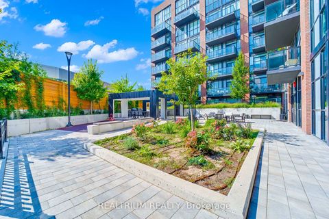 Photo 23 at 528 - 2300 st clair Avenue W, Junction Area, Toronto