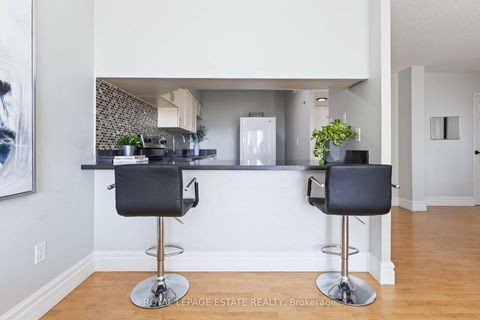 Photo 10 at 711 - 10 Martha Eaton Way, Amesbury, Toronto