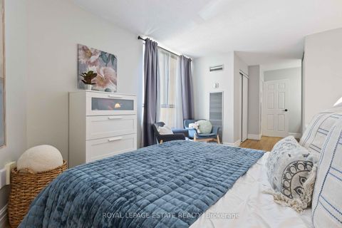 Photo 15 at 711 - 10 Martha Eaton Way, Amesbury, Toronto