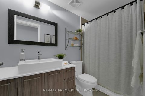 Photo 3 at 426 - 4800 Highway 7, East Woodbridge, Vaughan Photo 3 at 426 - 4800 Highway 7, East Woodbridge, Vaughan