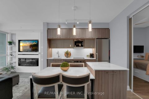 Photo 8 at 426 - 4800 Highway 7, East Woodbridge, Vaughan Photo 8 at 426 - 4800 Highway 7, East Woodbridge, Vaughan