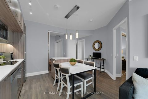 Photo 9 at 426 - 4800 Highway 7, East Woodbridge, Vaughan Photo 9 at 426 - 4800 Highway 7, East Woodbridge, Vaughan