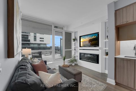 Photo 10 at 426 - 4800 Highway 7, East Woodbridge, Vaughan Photo 10 at 426 - 4800 Highway 7, East Woodbridge, Vaughan