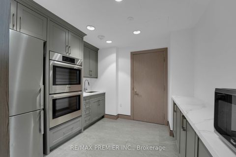 Photo 25 at 426 - 4800 Highway 7, East Woodbridge, Vaughan