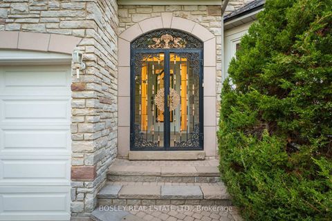 Photo 1 at 82 Woodstone Avenue, Devonsleigh, Richmond Hill