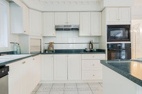 Photo 9 at 82 Woodstone Avenue, Devonsleigh, Richmond Hill