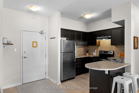 Photo 1 at 107 - 45 Ferndale Drive S, Ardagh, Barrie