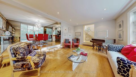 Photo 3 at 1 Vyner Road, Windfields, Toronto
