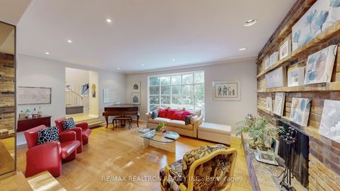 Photo 4 at 1 Vyner Road, Windfields, Toronto