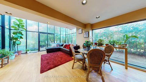Photo 10 at 1 Vyner Road, Windfields, Toronto