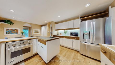 Photo 14 at 1 Vyner Road, Windfields, Toronto