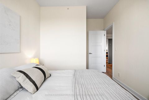 Photo 14 at 607 - 1 Neighbourhood Lane, Queensway, Toronto
