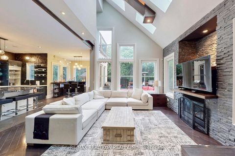 Photo 5 at 44 Tefley Road, Newtonbrook West, Toronto
