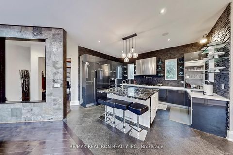 Photo 7 at 44 Tefley Road, Newtonbrook West, Toronto