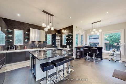 Photo 8 at 44 Tefley Road, Newtonbrook West, Toronto
