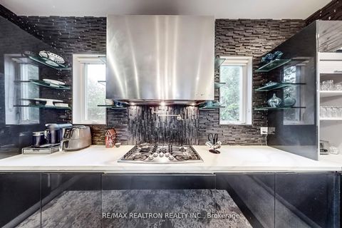 Photo 9 at 44 Tefley Road, Newtonbrook West, Toronto