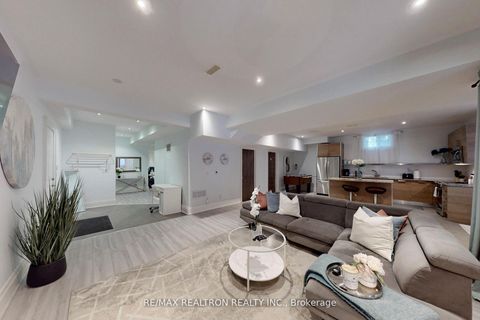 Photo 31 at 44 Tefley Road, Newtonbrook West, Toronto