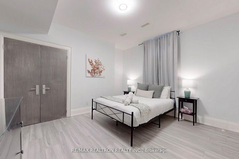 Photo 33 at 44 Tefley Road, Newtonbrook West, Toronto