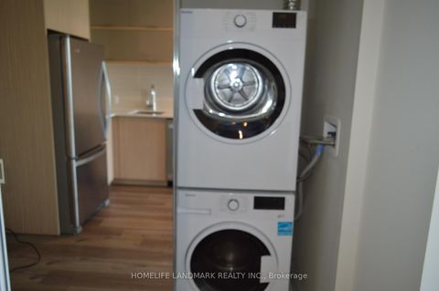 Photo 9 at 509 - 10 Deerlick Court, Donalda, Toronto