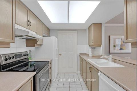 Photo 7 at 307 - 18 Concorde Place, Don Mills, Toronto