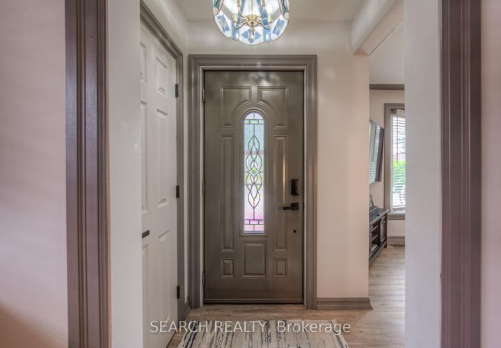 Photo 2 at 3 Kenwood Crescent, Huntington, Hamilton