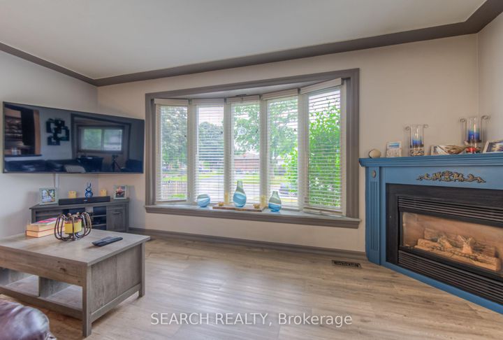 Photo 4 at 3 Kenwood Crescent, Huntington, Hamilton